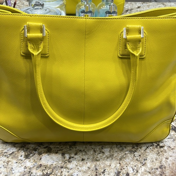 Tory Burch Saffiano Leather Large Tote - Picture 4 of 13